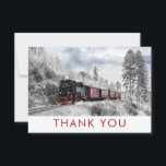 Cartão De Agradecimento Vintage Train Winter Christmas Cena de Natal Obrig<br><div class="desc">Um cartões de agradecimentos de natal com uma fotografia de uma paisagem de inverno nevada com pinheiros cobertos de neve. Um trem vermelho, dourado e preto à moda antiga, viajando pela natureza selvagem. Conjuga os pensamentos de voltar para casa no Natal. A parte traseira do cartão tem uma mensagem que...</div>
