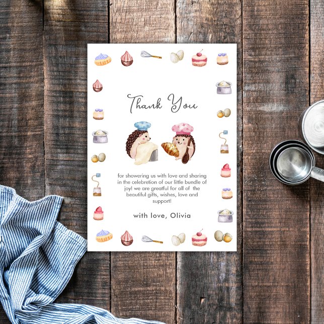 Cartão De Agradecimento Whimsical Hedgehog Little Chef Baker Baby Shower  (Whimsical Hedgehog Little Chef Baker Baby Shower Thank You Card)