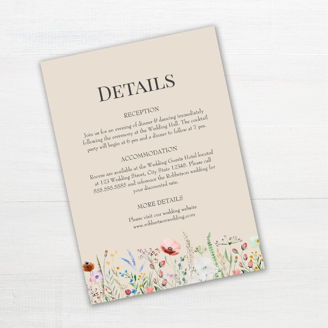 Cartão de Alojamento de Detalhes do Casamento de F (Taupe Wildflowers Wedding Details Enclosure Card on white table.)