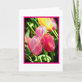 Cartão de aniversário brilhante e bonito