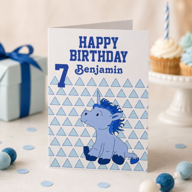 Cartão de Aniversário com Padrão de Triângulo de U (Criador carregado)
