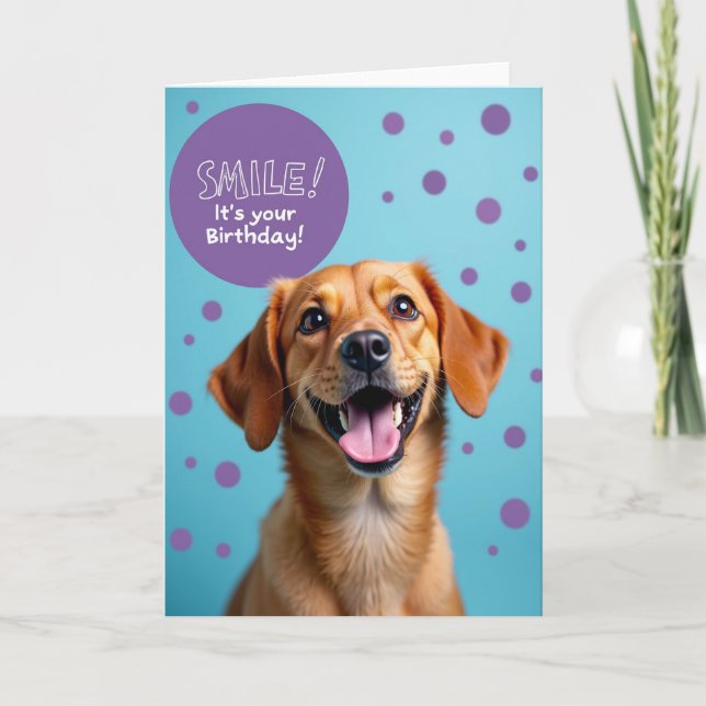 Cartão de Aniversário de Cachorro Sorridente e Ale (Frente)