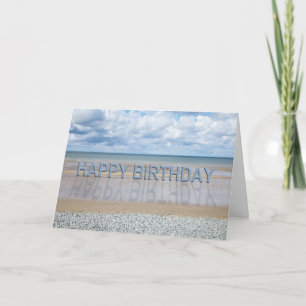 Cartão de aniversário de cena de praia com letra