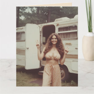 CARTÃO DE ANIVERSÁRIO DE MENINA HIPPIE CURVILÍNEA
