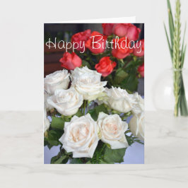 Cartão de aniversário de rosas vermelhas e brancas