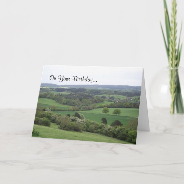 Cartão de Aniversário de Terra Verde e Agradável (Frente)