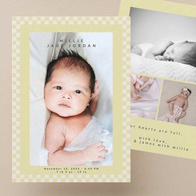 Cartão de anúncio de bebê amarelo bege fofo modern (Criador carregado)