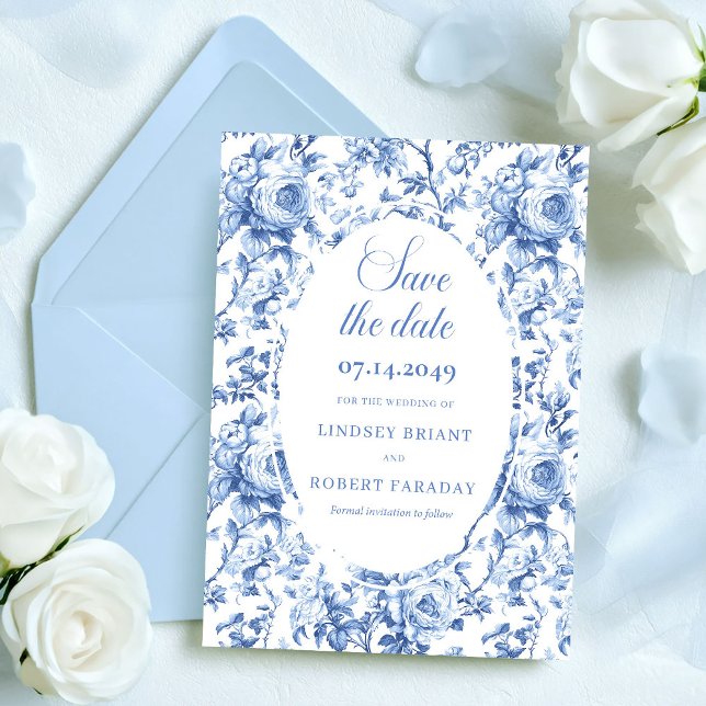 Cartão de Anúncio de Data de Casamento com Rosas A (Sophisticated Blue Roses Floral Save the Date Card)