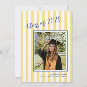 cartão de anúncio de formatura de menina com listr