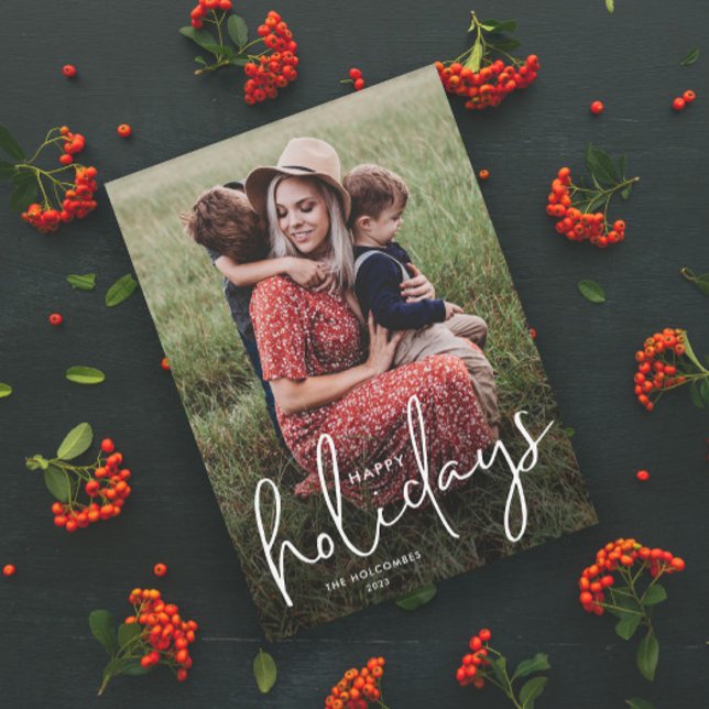 Cartão de Boas Festas com Foto Simples em Modern S (Modern Script Happy Holidays Photo Holiday Card with Handwritten Typographic Overlay.)