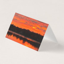 Cartão de Boas-Vindas do Nascer do Sol no Lago Lyo