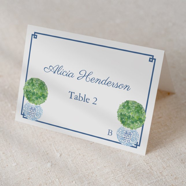 Cartão de Casamento de Boxwood Topiary Ginger Jar  (Individual place card design featuring boxwood topiary and navy and white greek key, ginger jars)