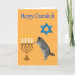 Cartão de Chanukah<br><div class="desc">Guaxinim que praying por um menorah com uma estrela de David</div>