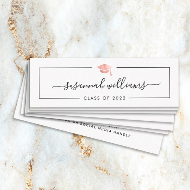 Cartão De Contato Nome de Graduação Placa Script Modern Rosa Boné Do (Criador carregado)