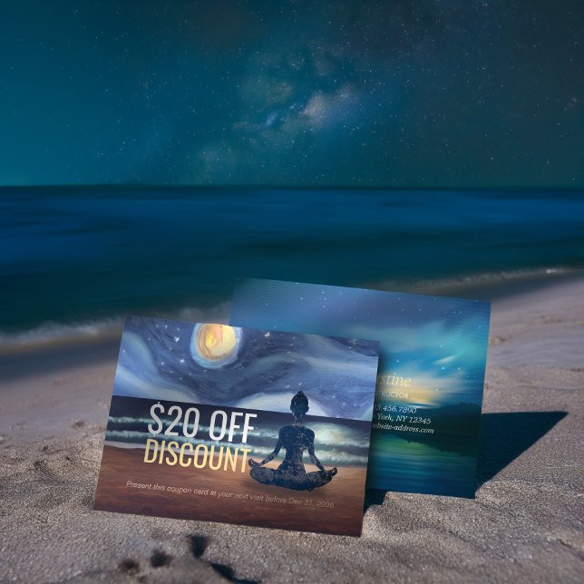 Cartão De Desconto Meditação pacífica de ioga em lua, Sky Ocean Beach (Criador carregado)