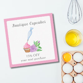 Cartão De Desconto Padaria de Cupcake com Frosting de Aquarela, Servi