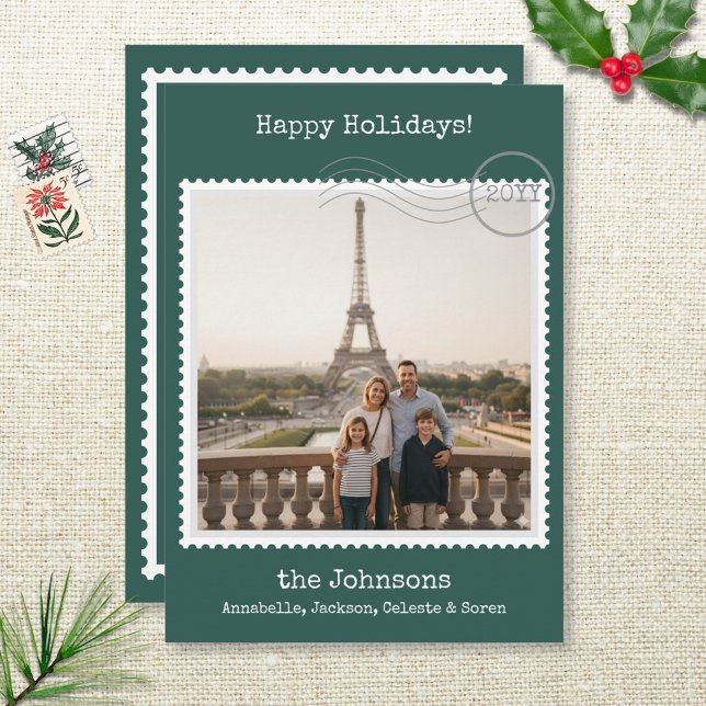 Cartão de Feriado Verde de Foto Quadrado do Cartaz (Modern nostalgic personalized photo holiday card with postage stamp border and a green background. )