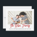 Cartão de Feriado Vermelho Fotográfico de Nome da<br><div class="desc">Espalhe o amor com este cartão com fotos de feriado personalizado, com sua foto e seu nome de família em fontes modernas. Adicione uma foto e um texto adicionais ao verso. Para personalizar ainda mais, clique em "Editar usando a Ferramenta de Design." Compre cartões de natal e muito mais em...</div>