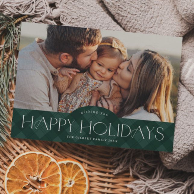 Cartão de Férias com Foto e Xadrez Verde Rústico E (Rustic green plaid budget photo holiday card.)