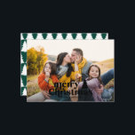 Cartão de férias de cheio moderno para a tipografi<br><div class="desc">Fotografia de Natal moderno. As cores de texto e fundo podem ser personalizadas. Parte de uma coleção</div>