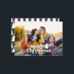 Cartão de férias de cheio moderno para a tipografi<br><div class="desc">Fotografia de Natal moderno. As cores de texto e fundo podem ser personalizadas. Parte de uma coleção</div>