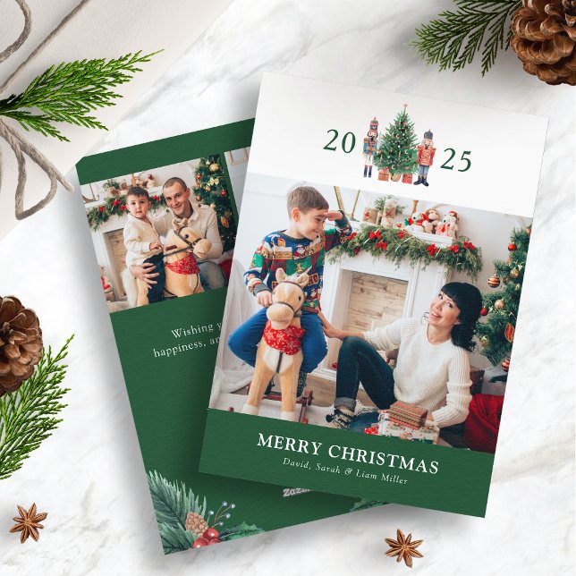Cartão de Férias de Colagem de Fotos de Natal Verd (Green 2025 Nutcracker  Christmas Photo Collage Holiday Card by Painted Paperie
)