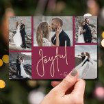 Cartão de Férias de Natal com Script JOYFUL<br><div class="desc">Os cartões de natal de Natal com fotos apresentam seus nomes e a palavra Joyful em letras de música em um fundo de amora. Basta carregar suas fotos favoritas e adicionar sua personalização no verso. Selecione Alta definição para melhor qualidade de foto. O Serviço de Design ao Vivo pode ajudá-lo...</div>