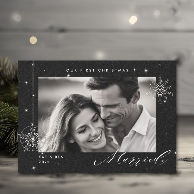 Cartão De Festividades 1rua de Natal Casado Preto Espalha Foto Moderna (christmas card first married couple black glitter sparkle modern minimalist snowflake winter wonder)