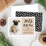 Cartão De Festividades 2022 Foto do Cachorro Beige Funny Ano<br><div class="desc">2022 foi um "Pouco menos de um Ano Ruff"! Este cartão com fotos engraçado sobre o tema feriado apresenta uma foto de seu filhote adjacente ao texto moderno do script manuscrito preto e texto personalizado que você pode personalizar com uma mensagem personalizada de feriado e de ano novo, o nome...</div>
