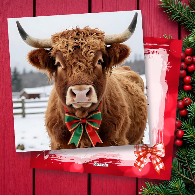 Cartão De Festividades A Sweet Highland Cow on a Snowy Christmas Day (Criador carregado)