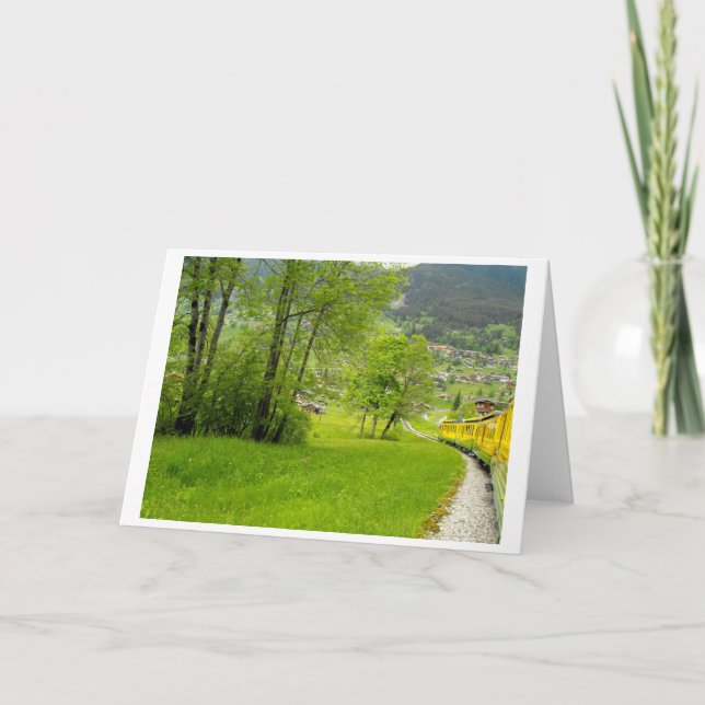 Cartão De Festividades Abaixo no vale suíço de trem (Frente)