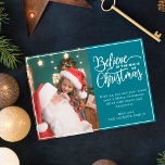 Cartão De Festividades Acredite no Natal mágico 2 fotos da família teal<br><div class="desc">Cartão de cartões de natal moderno com um dos seus retratos preferidos da família de Natal à esquerda complementado pelas palavras "Acredite na magia do Natal" à direita sobre um fundo teal moderno, personalizável com a sua própria mensagem de saudação. Você pode carregar mais uma foto no verso do cartão....</div>