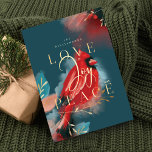 Cartão De Festividades Amar Joy & Peace Red Cardina Watercolor Jade<br><div class="desc">Nosso cartão de Natal de Natal de espírito cardinal incorpora calor, vida e energia inspirados pela natureza. Escovas expressivas e derrames de caneta são combinadas com nossa trabalho de arte artística estriada de pássaros cardeal. Evocando o sentimento de amor, alegria e paz. Matizes saturados de vermelhos, pincéis, negros profundos, negros...</div>