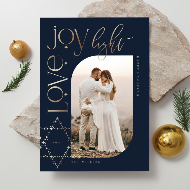 Cartão De Festividades Ame Joy Light Star de David Happy Hanukkah Foto (Love Joy Light Star of David Happy Hanukkah Photo Holiday Card)