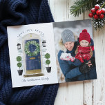 Cartão De Festividades Amor, Alegria, Marinho de Paz, Foto da Porta de Ág<br><div class="desc">Belo lar para o cartão de boas-vindas para desejar a sua família um Feliz Natal nesta temporada de festas. Nossa design apresenta nossa própria pintura à água marinho azul porta da frente com uma festiva coroa de Natal. Destacado com toques de ouro no slot da caixa de correio, alça da...</div>
