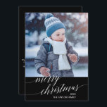 Cartão De Festividades Ano De Caligrafia Escura Elegante Na Foto De Revis<br><div class="desc">Este elegante ano de caligrafia escura na revisão do cartão de feriado fotográfico é a simples saudação de Natal perfeita. A design neutra apresenta um cartão de feriado minimalista decorado com tipografia romântica e caprichosa. Personalize o cartão com seu nome de família, nome próprio e ano. Inclua um ano na...</div>