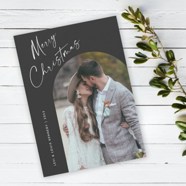 Cartão De Festividades Arco de Natal Boho com Letra Simples (Simple script boho arch photo Christmas holiday card with modern elegant handwritten typography.)