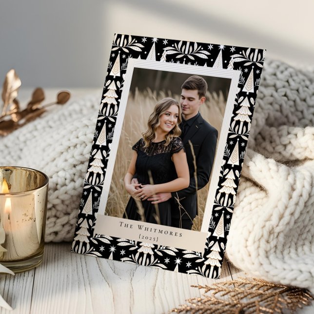 Cartão De Festividades Árvore de Natal Elegante Moderna da Foto Evergreen (Elegant Modern Photo Evergreen Christmas Tree Holiday Card)