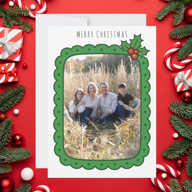 Cartão De Festividades Azevinho Desenhado à Mão com Recorte de Natal Foto (Scalloped Hand Drawn Holly Christmas Family Photo Holiday Card
)