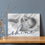 Cartão De Festividades Azul Marinho | Foto de Chanucá com Script Shine<br><div class="desc">Compartilhe cartões de natal com esses cartões com fotos chic Hanukkah apresentando sua foto horizontal ou paisagística favorita de sangria de cheio. "Brilho" aparece como uma camada de texto azul marinho na tipografia elegante de script com letra de mão. Personalize com seus nomes e o ano na base. Cartões que...</div>