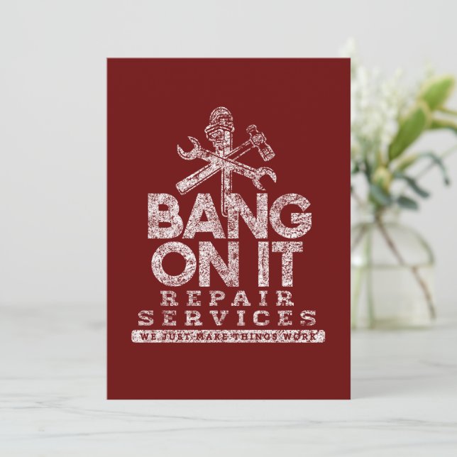 Cartão De Festividades Bang On It Repair Services White Gfx Dark Red Card (Em pé/Frente)