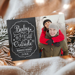 Cartão De Festividades Bebê Está Frio Lá Fora Foto em Quadro Negro de Giz