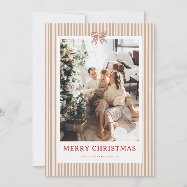 Cartão De Festividades Beige Stripe Red Bow Christmas Photo Holiday Card (Frente)