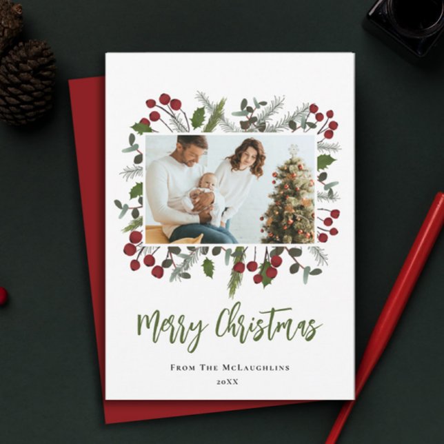 Cartão De Festividades Berry Branches Frame Family Foto do Natal Moderno (Modern Berries, branches, Merry Christmas family photo holiday card.)