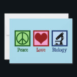 Cartão De Festividades Biologia do Amor pela Paz<br><div class="desc">Um belo cartão de Natal do biólogo com um sinal de paz,  coração e um microscópio para estudar organismos e biologia. Um professor de biologia legal ou um cartão de férias de professor.</div>