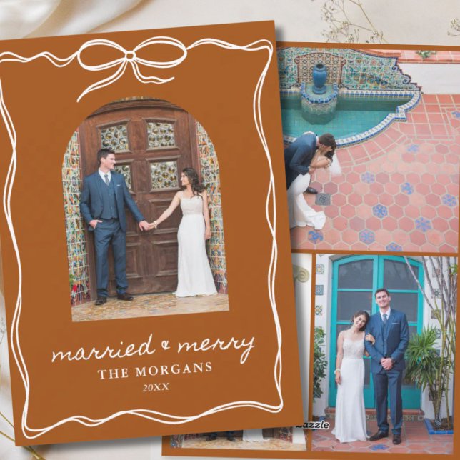 Cartão De Festividades Boho Terracotta Rustic Casada & Feliz 4 Foto (Boho Terracotta Rustic Married & Merry 4 Photo Holiday Card
)