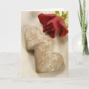 Cartão De Festividades Bolachas e biscoitos cardíacos e uma rosa vermelha