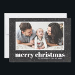 Cartão De Festividades Bold Typografia Chalkboard Feliz Foto de Natal<br><div class="desc">Feliz Natal! Comemore os feriados com este cartão falso clássico de feriado. Apresenta uma tipografia retrógrada e um padrão de neve e flocos de neve em um fundo de quadro relativo a falso. Personalize adicionando nomes,  saudações e fotos.</div>