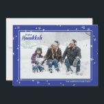 Cartão De Festividades Bonita Mão Desenhada Estrelas Feliz Família Hanukk<br><div class="desc">Na moda e cartões com fotos bonitos são perfeitos para todos os seus amigos e família neste feriado. Personalize o texto "feliz hanukkah" com sua saudação e mude o nome da família e o ano e troque a foto por uma foto de seus filhos, animais de estimação ou de toda...</div>
