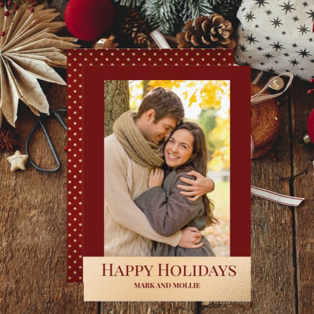 Cartão De Festividades Borgonha Moderno Felizes Festas Foto (Burgundy and gold "Happy Holidays" photo greeting card)